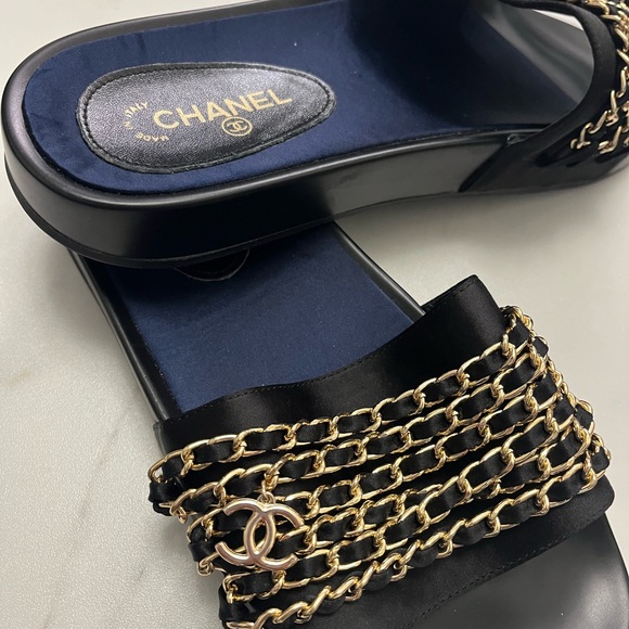 Chain link slides - Picture 2 of 3